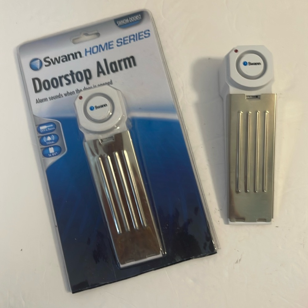 SWANN HOME ALARM DOORSTOP ALARM SET OF TWO NIP